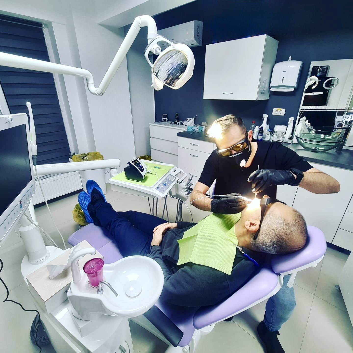 Dr. Daniel Ioan Matei cu pacient